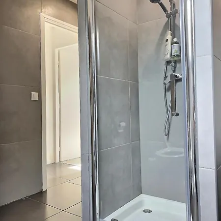 Spacious And Quiet - Lyon South - 4p - Self Check-in * Saint-Fons